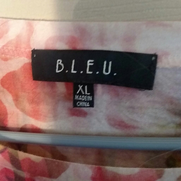 B.L.U.E. XL Womens Embellished Blouse - Picture 2 of 4